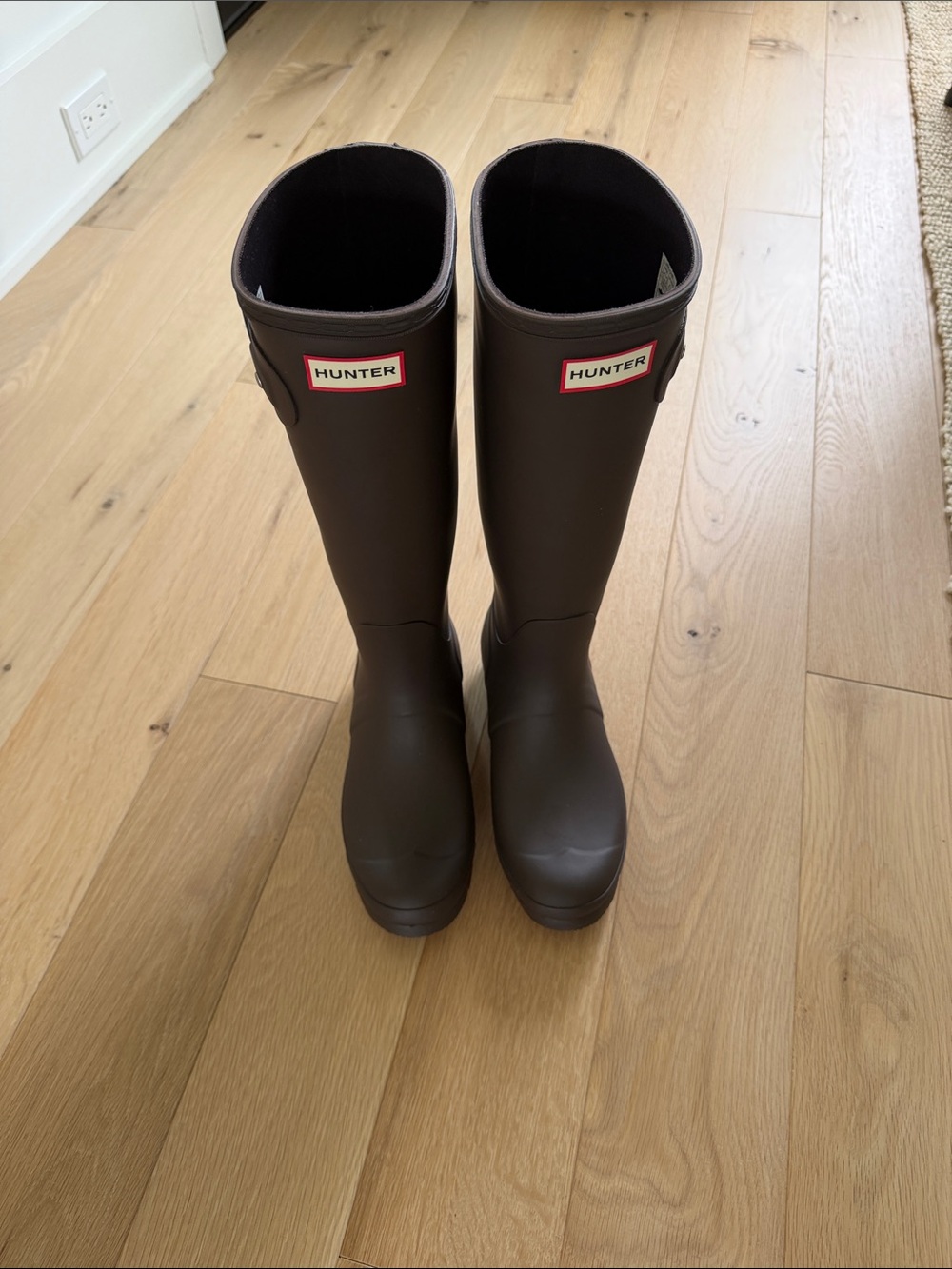 Hunter Tall boots in hot fudge like new 9M